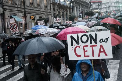 2016-10-15ConcentracionTTIPVigo 03.jpg